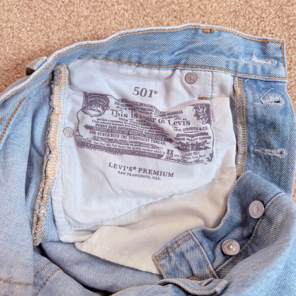 Levi’s 501 Cotton Denim Rolled Jean Shorts Light Wash Women 25 - Picture 6 of 15